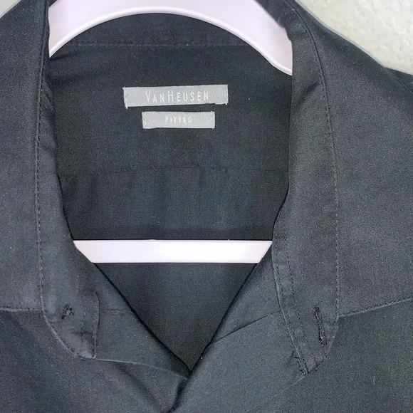 Van Heusen Fitted Black Button Up Dress Shirt Size Neck 17 - Picture 3 of 5